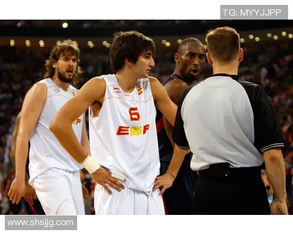 二夫领衔足球新风潮：从草根到顶级球星的奋斗历程与成就